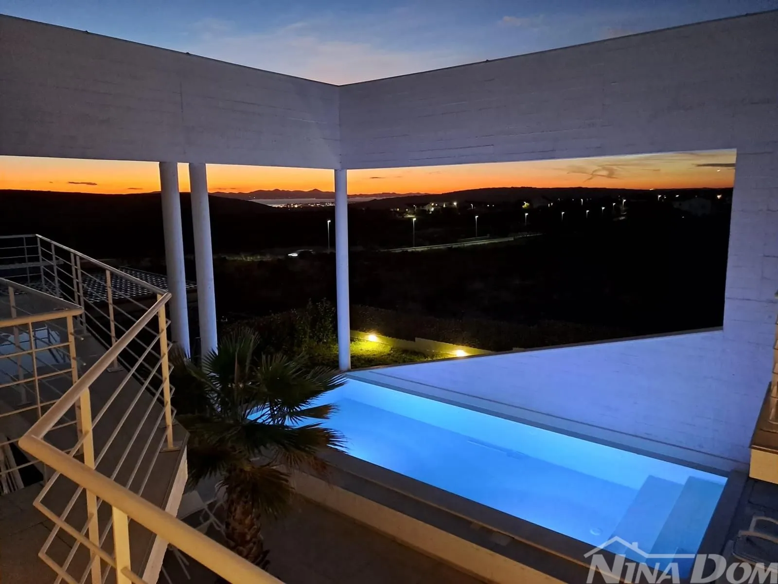 atraktivna villa sa panoramskim pogledom - slika 2