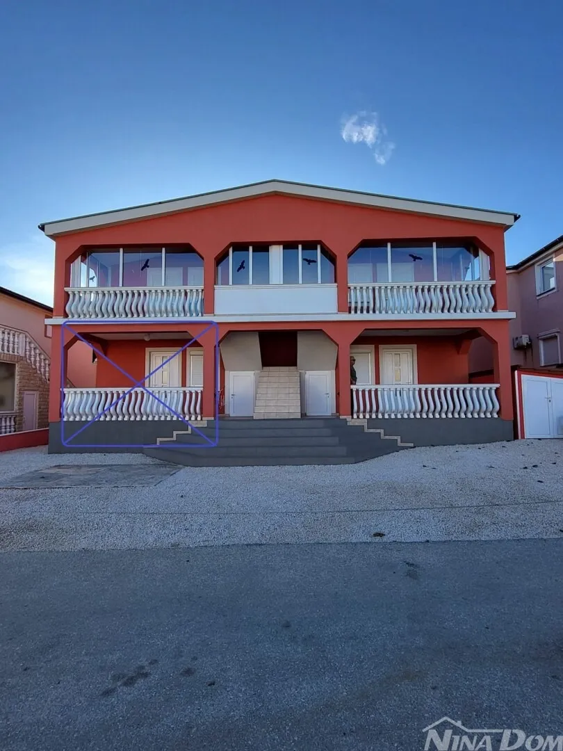 70 met. do mora 3 apartmana - Vir, Vir