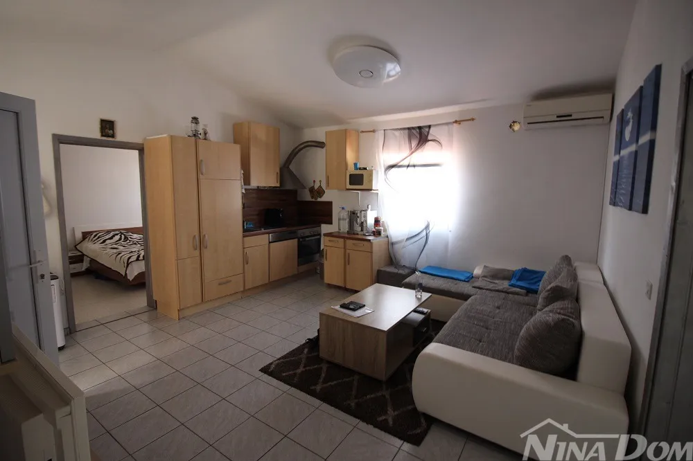 apartman na katu s tri spavaće sobe - slika 2