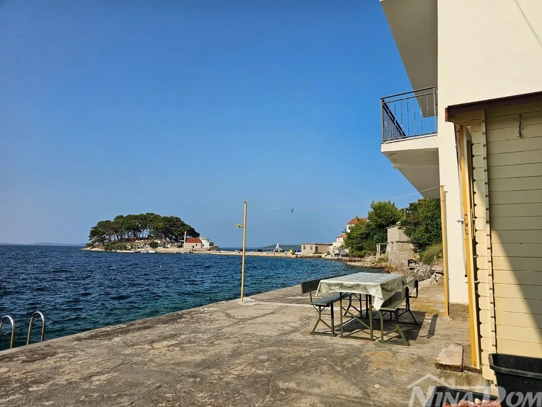 prvi red apartmanska kuća savar dugi otok - slika 14