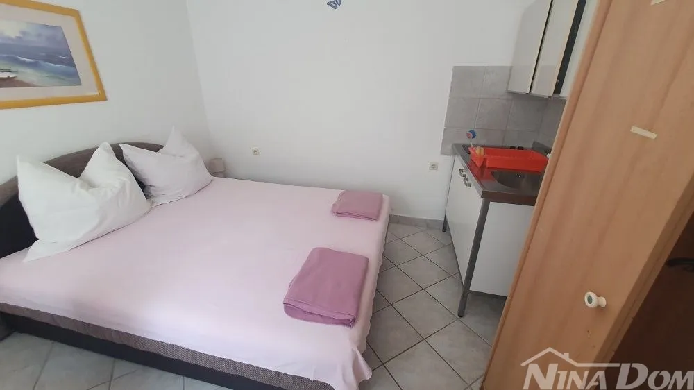 nekretnina idealna za turizam, svaki apartman svoj poseban ulaz. - slika 18