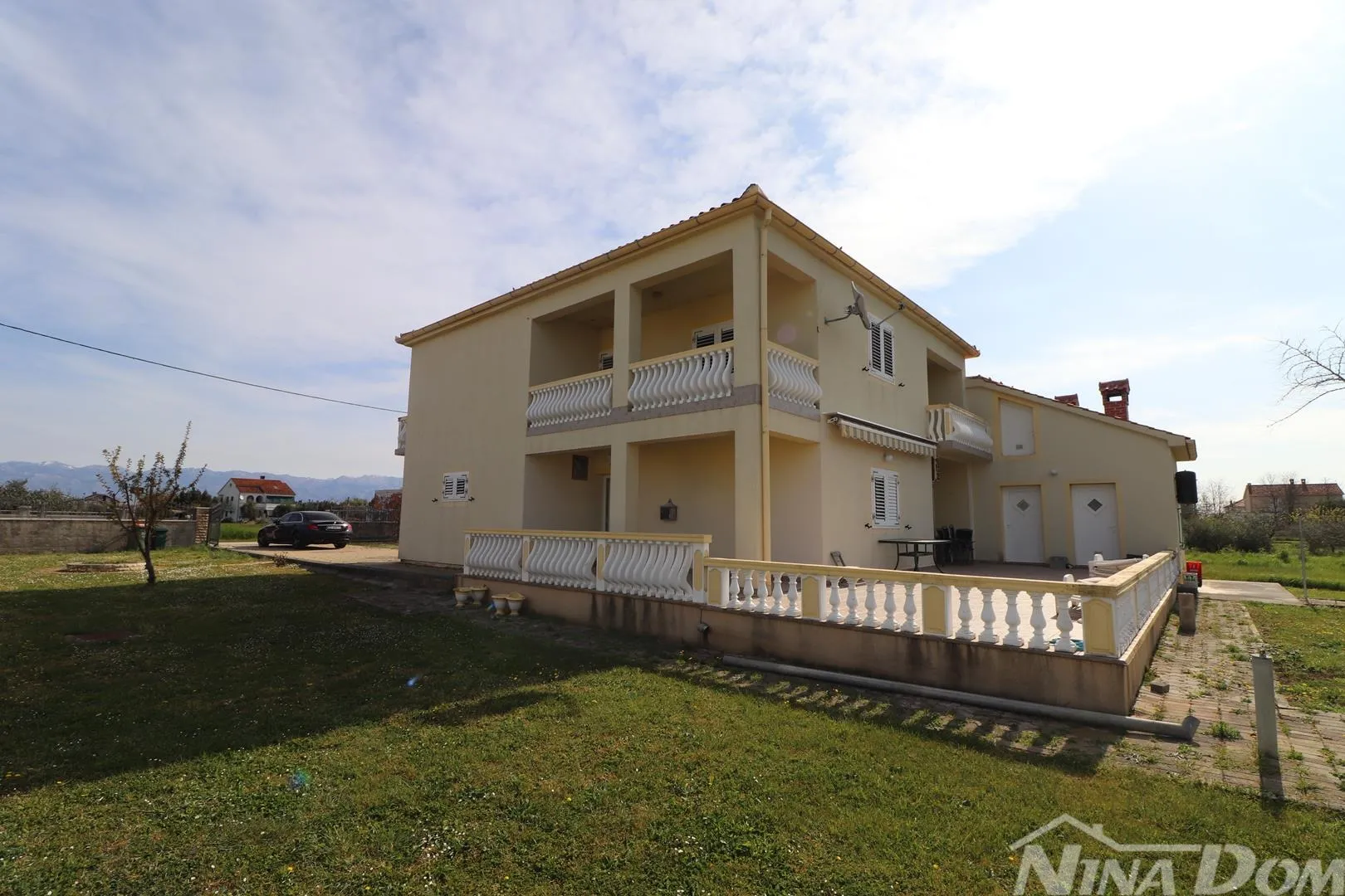 kuća prodaja grbe 252 m2 - slika 8