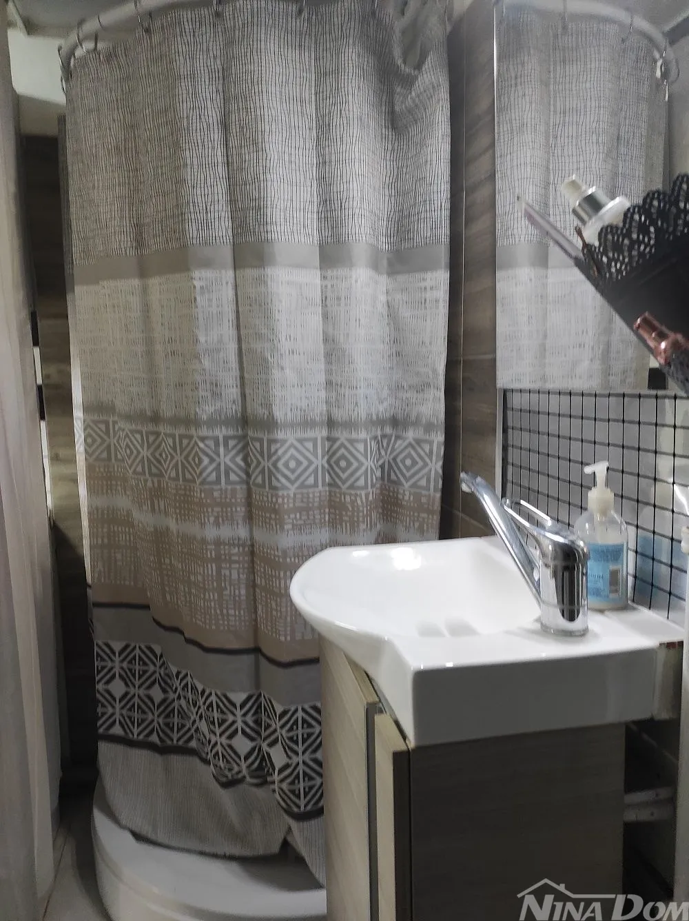 nekretnina s 4 apartmana, krovna terasa s pogledom na more i velebit. - slika 24