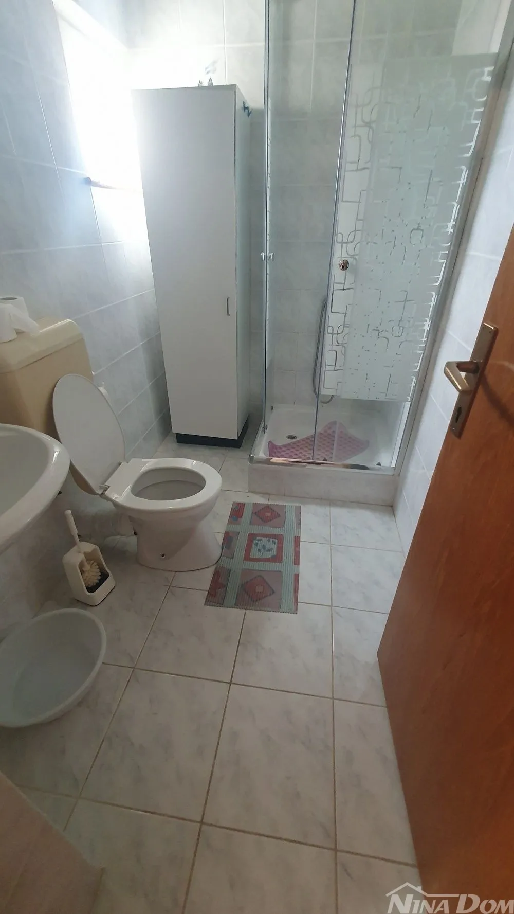 nekretnina idealna za turizam, svaki apartman svoj poseban ulaz. - slika 8