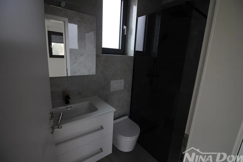 novogradnja, blizina centra i svih sadržaja s pogledom na more. - slika 11