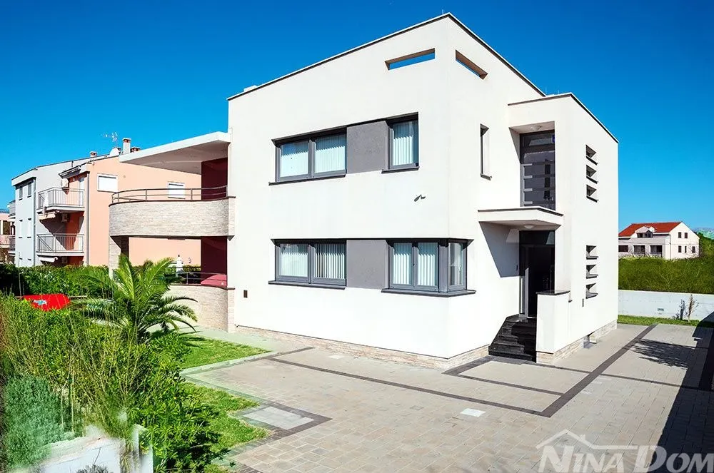 samostojeća vila s dvije stambene jedinice - zaton - blizina mora - slika 14