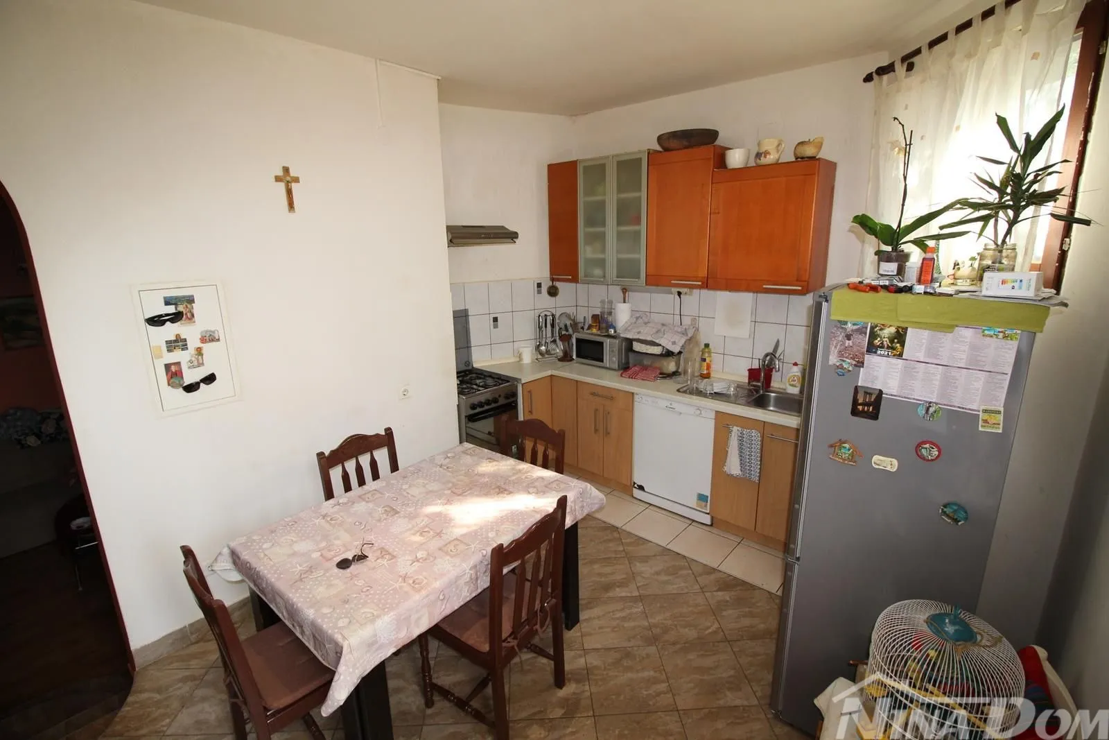 kuća sa velikim dvorištem sukošanu - slika 6