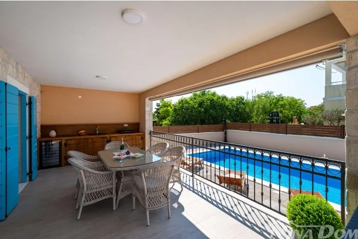 luksuzna kamena villa s bazenom- privlaka, 200 m od mora - slika 4