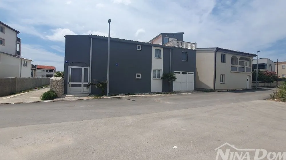nekretnina idealna za turizam, svaki apartman svoj poseban ulaz. - slika 3