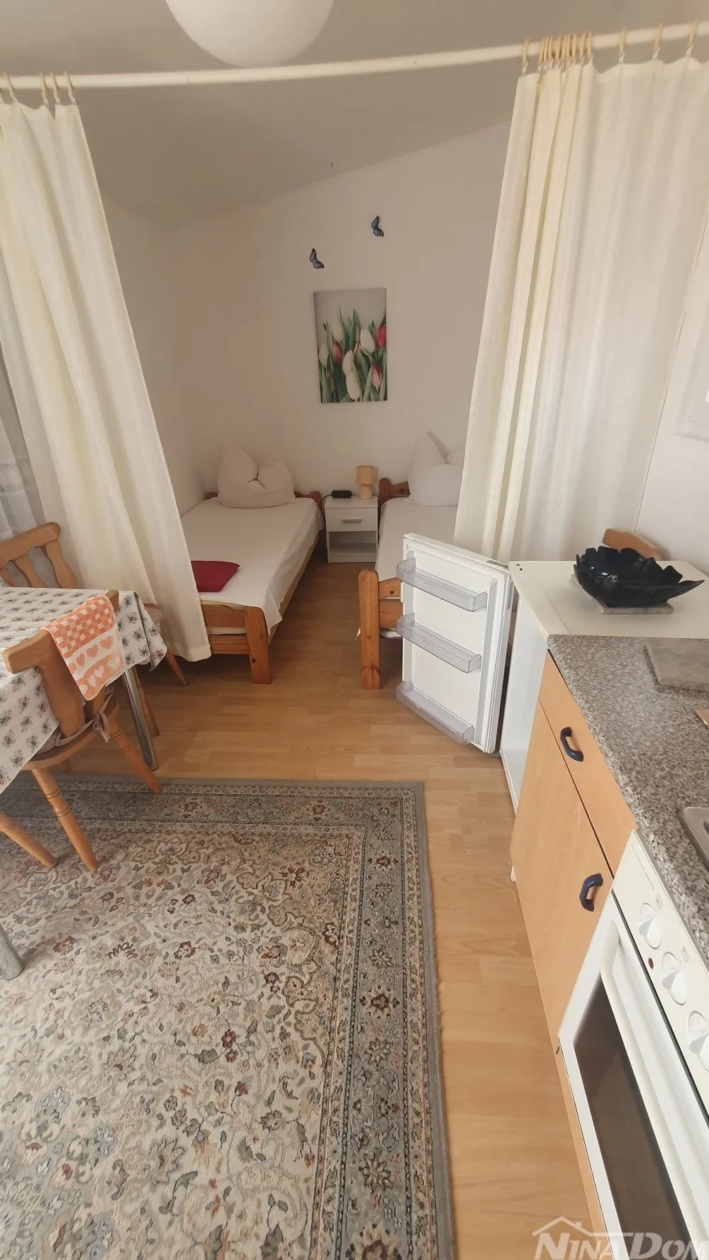 nekretnina idealna za turizam, svaki apartman svoj poseban ulaz. - slika 12