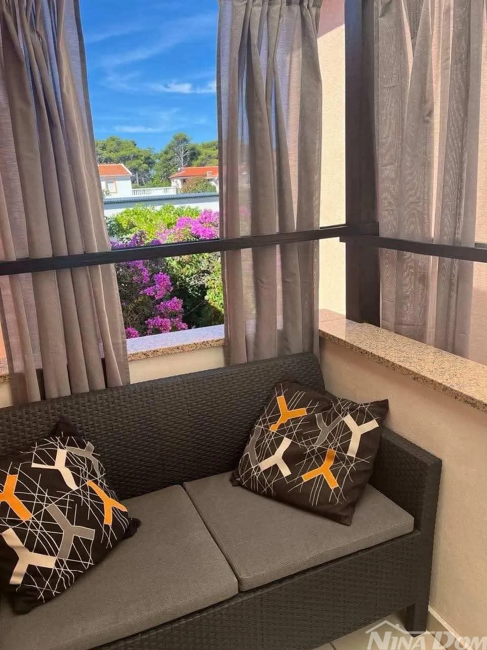 apartmanska kuća s 4 apartmana i građevinskom parcelom 60 met.do mora. - slika 5