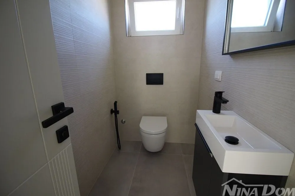 novogradnja, lijepo uređeni apartmani južna strana - slika 15