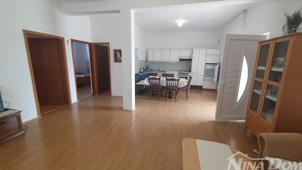 nekretnina idealna za turizam, svaki apartman svoj poseban ulaz. - slika 27