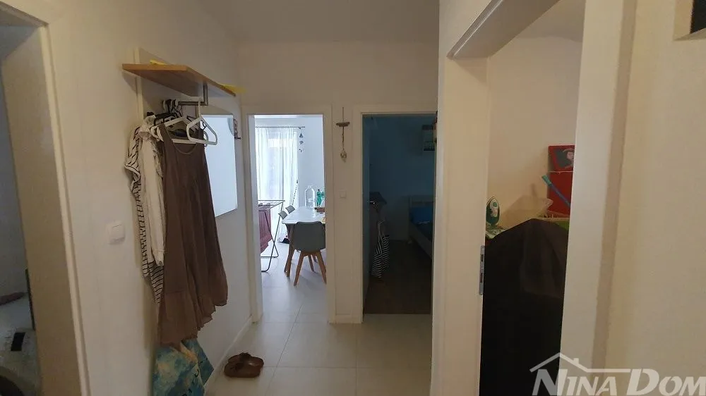 južna strana otoka vira 60 m. do plaže priključak vode i kanalazacije. - slika 12