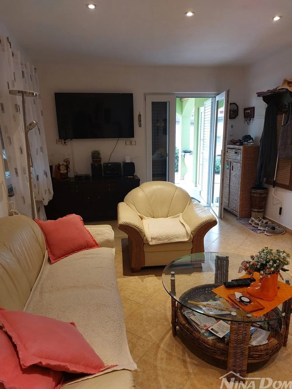 južna strana vira 50 metara do mora s tri apartmana - slika 22