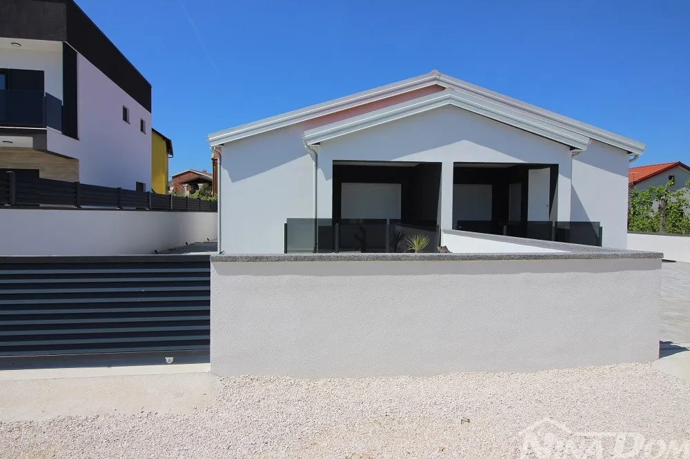 bungalov novogradnja, mirna i tiha pozicija, - slika 2