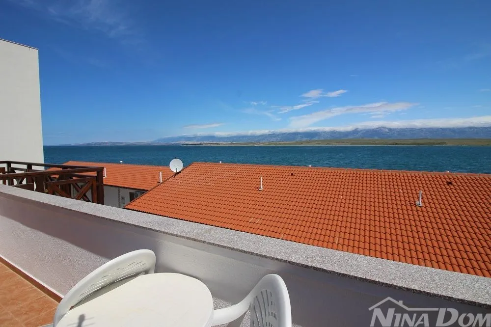 kuća u nizu, s dva stana od mora i plaže 60 metara. - slika 21