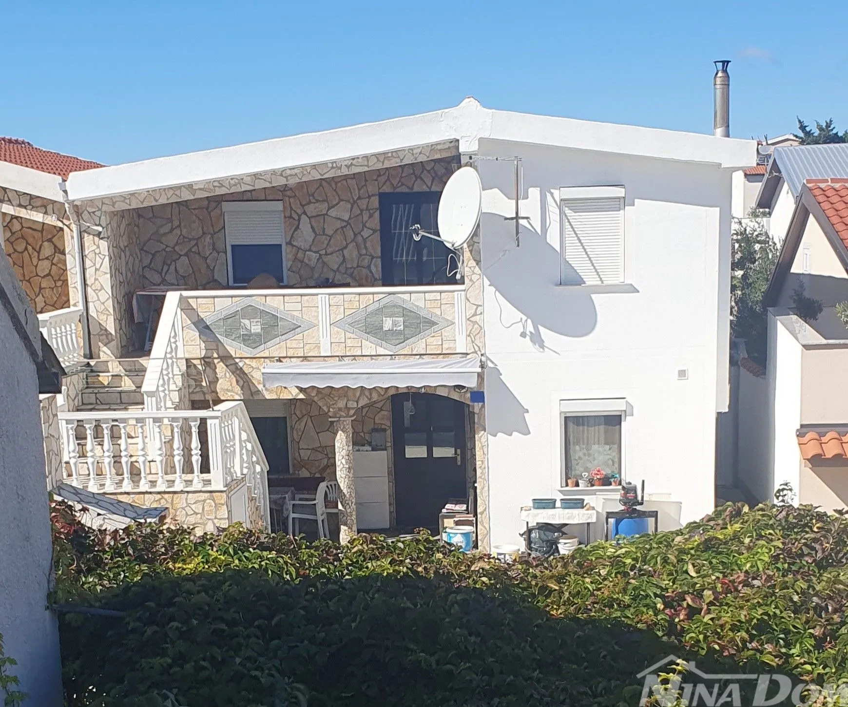 Dvojna kuća s dva apartmana 50 metara do mora. - Vir, Vir