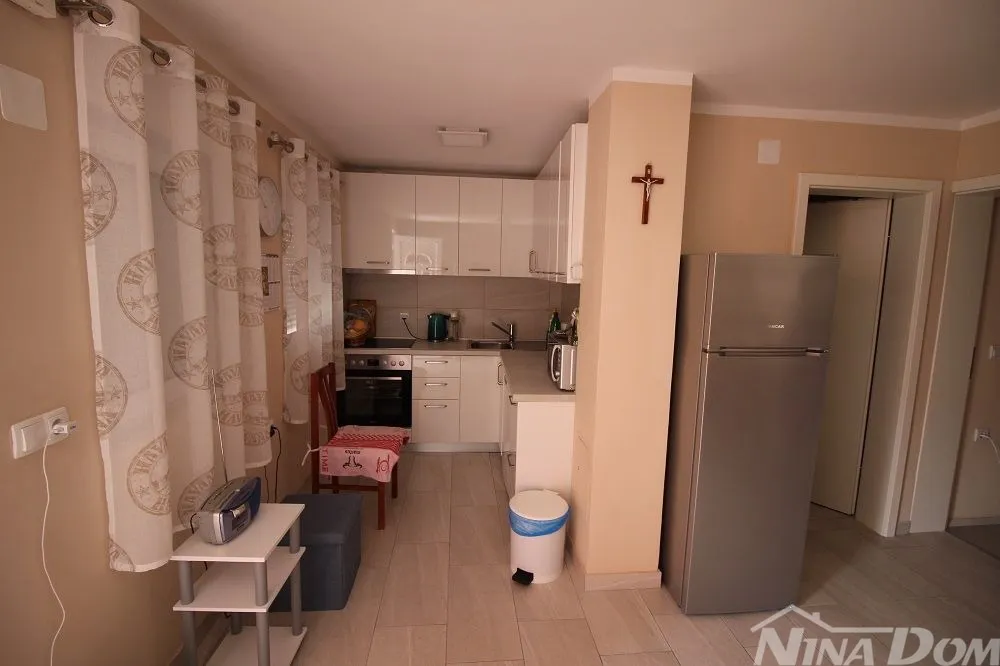 samostojeća kuća južna strana s dva apartmana - slika 27