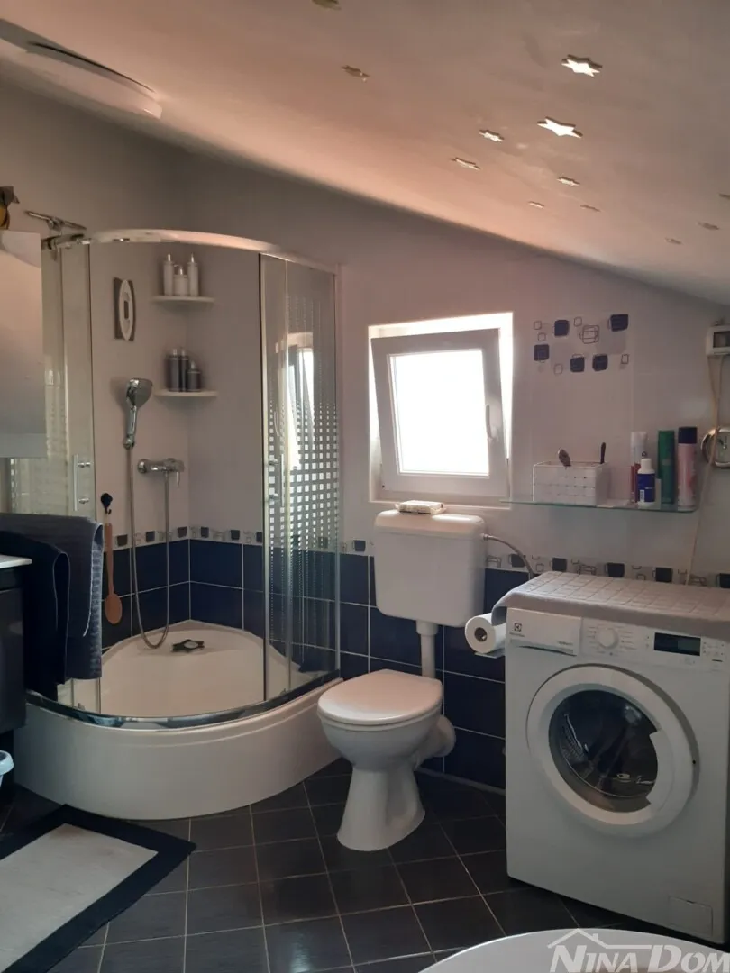 vir dalmacija 60 metara do mora apartman 102 m2 - slika 16