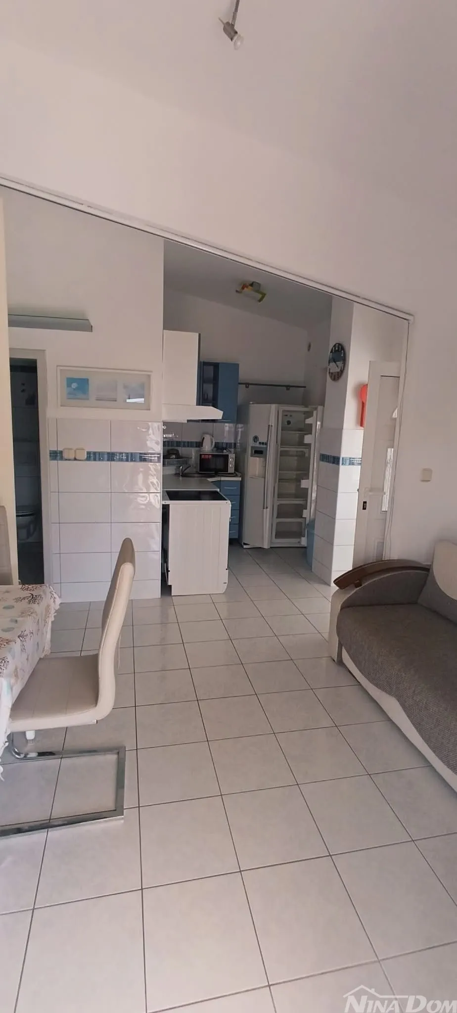 južna strana 90 met.do mora apartmanska kuća s dvorištem - slika 22