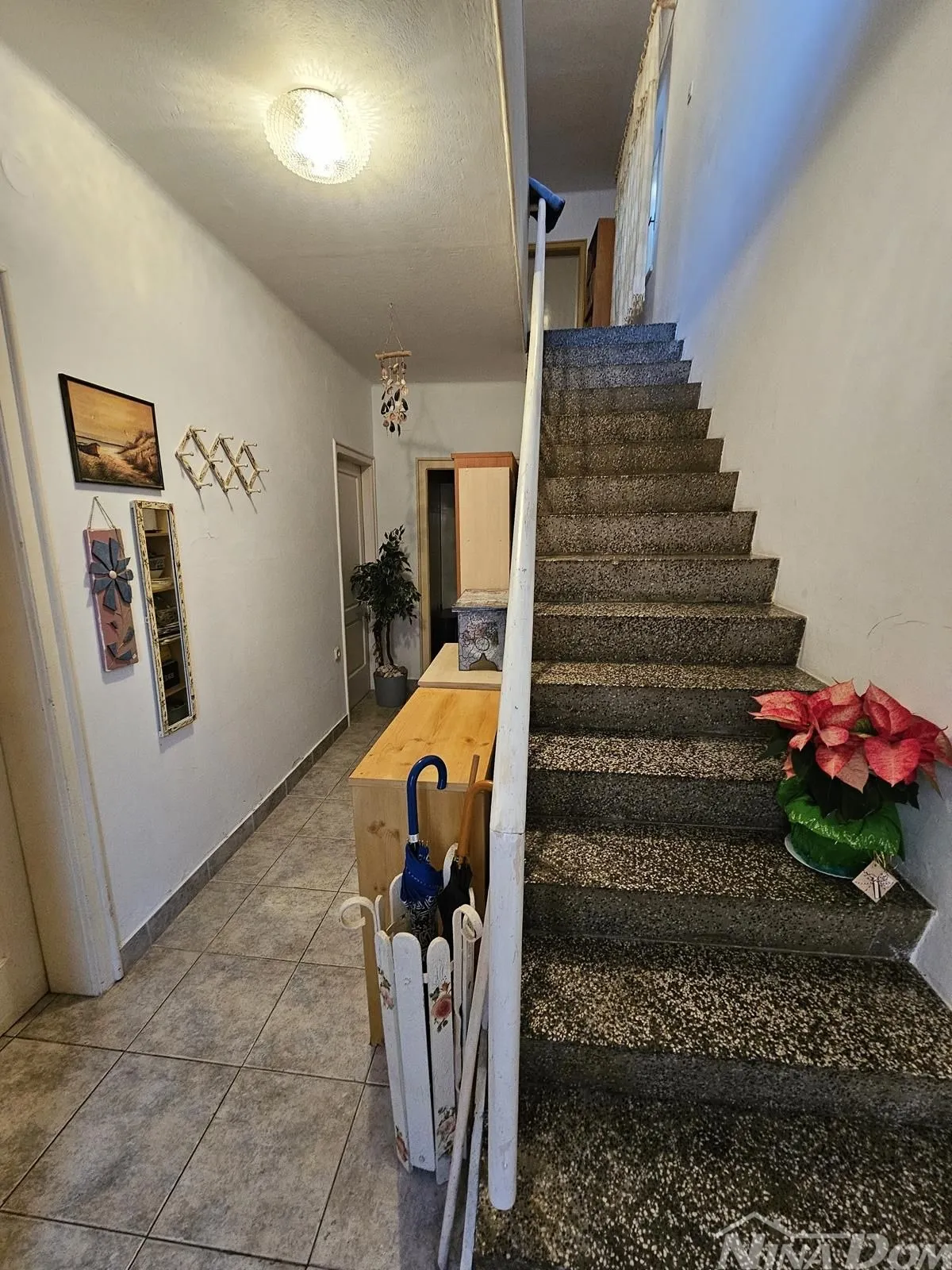 kali kuća u centru mjesta - slika 11