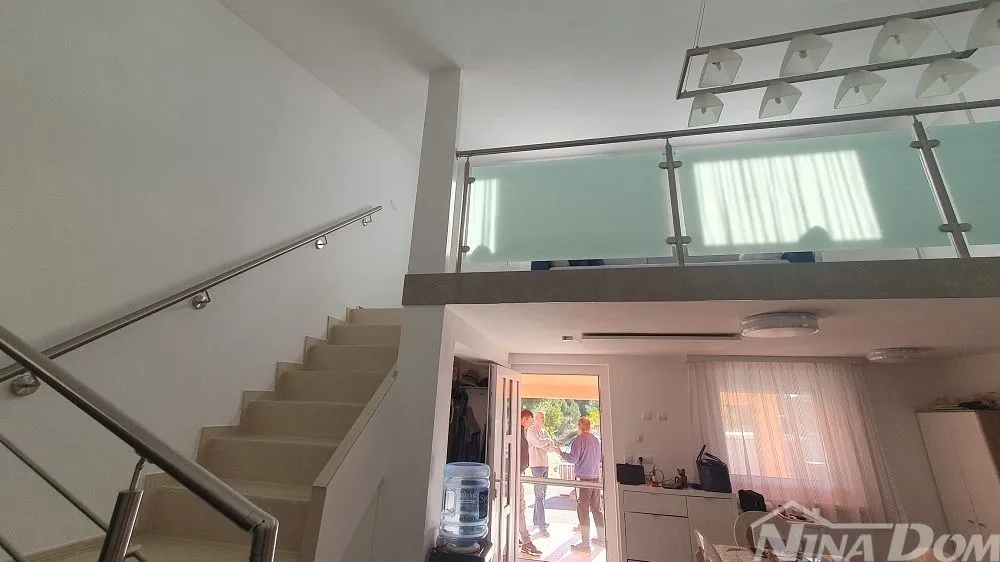 prizemnica s galerijom, garažom i podrumom s lijepim vrtom. - slika 8