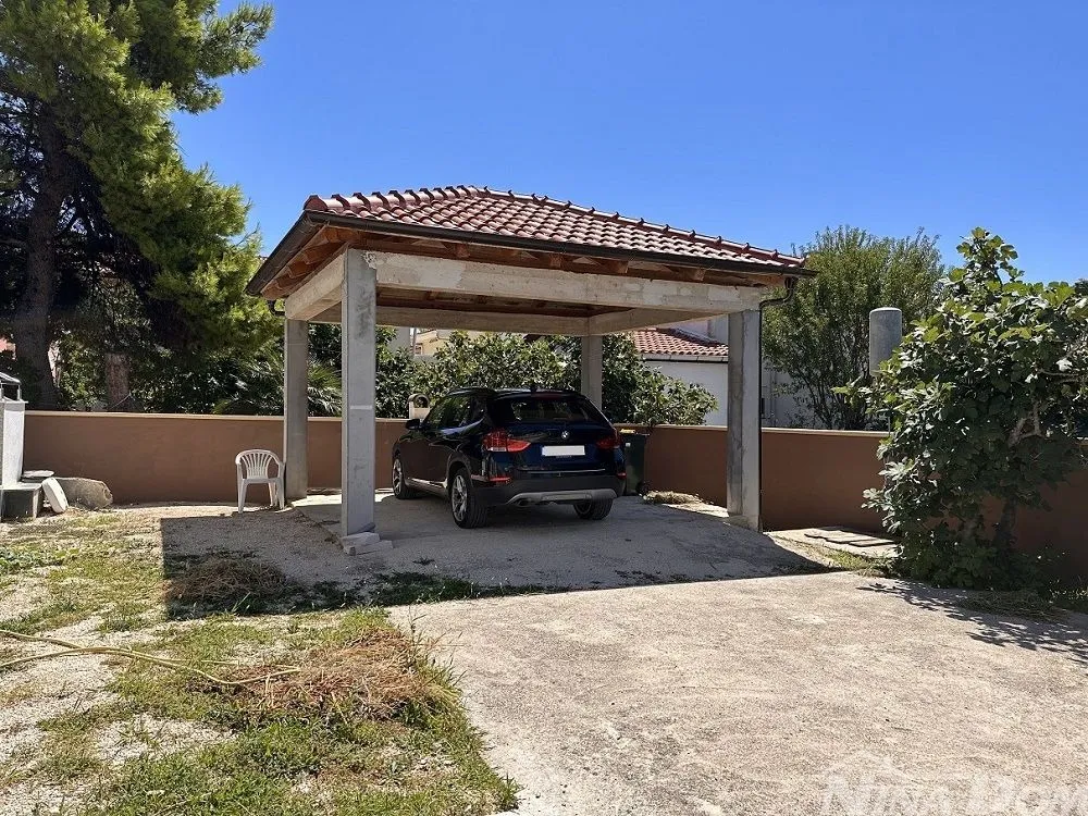 samostojeća kuća 85 met. do mora južna strana otoka vira. - slika 20