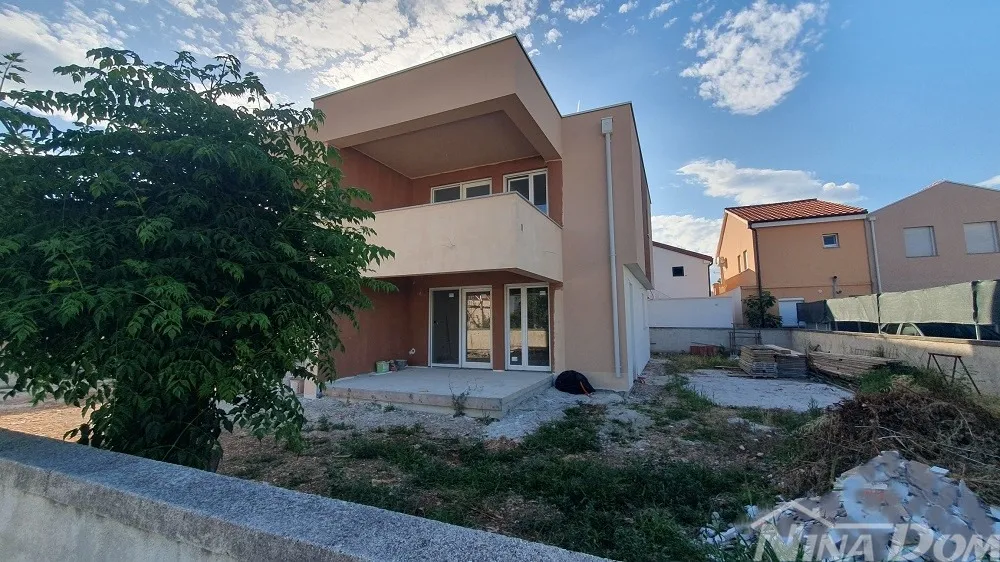 Južna strana otoka Vira, novogradnja vila s bazenom - Vir, Vir