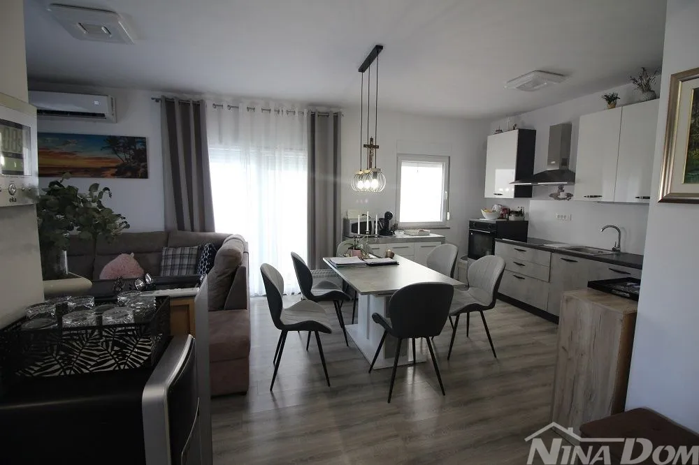 apartman u prizemlju s pomoćnim objektom. - slika 6