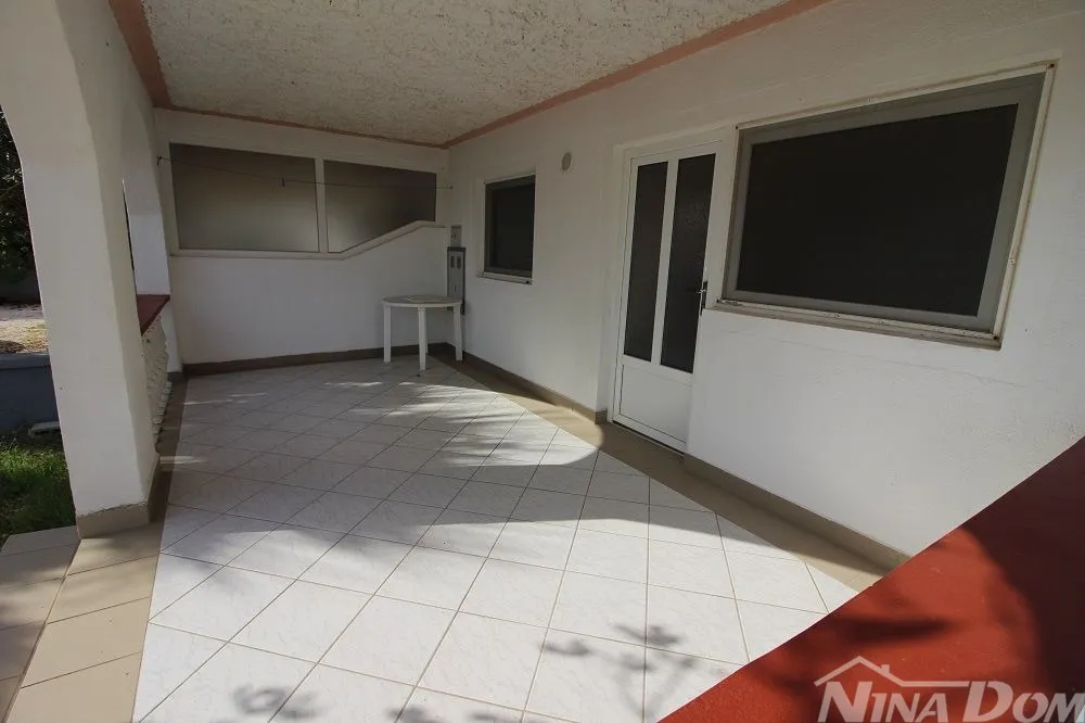 apartman prizemlje s velikom terasom - slika 3