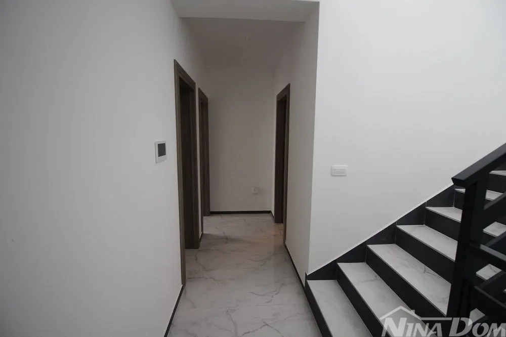novogradnja , villa s bazenom - slika 14