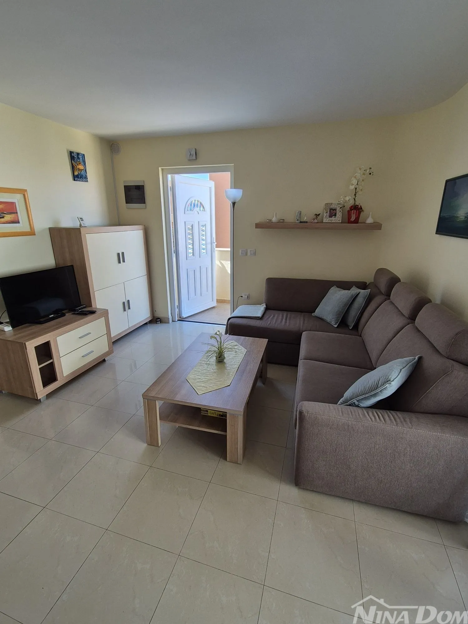 apartman 1 kat, južna strana 50 met.do mora s pogledom na more - slika 2