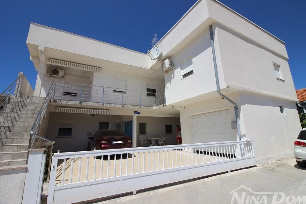 Apartmanska kuća 400 metara do mora - Vir, Vir
