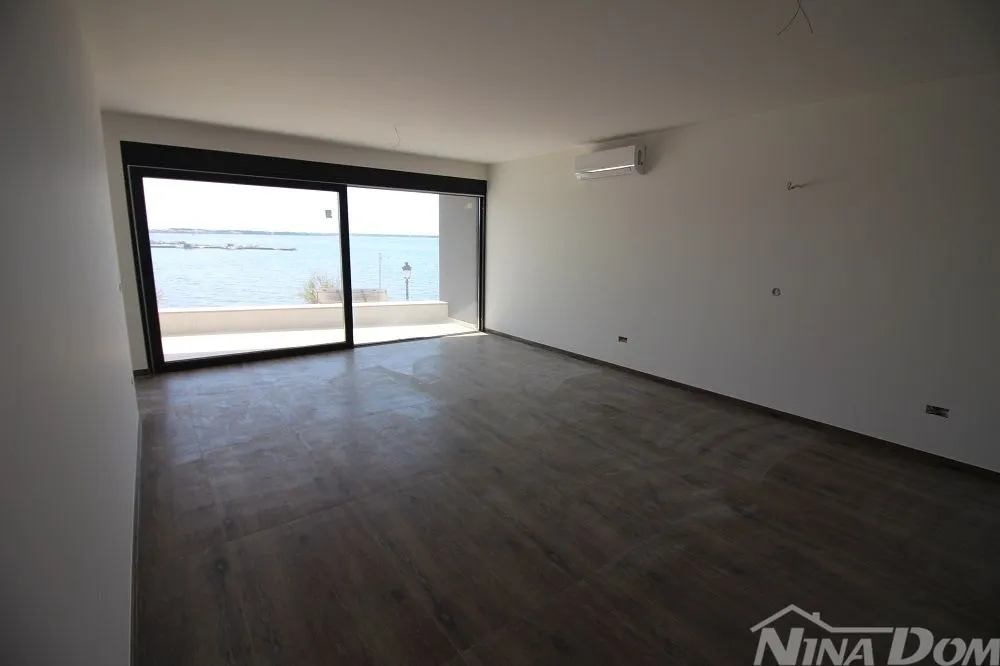 apartmani prvi red do mora južna strana - slika 14