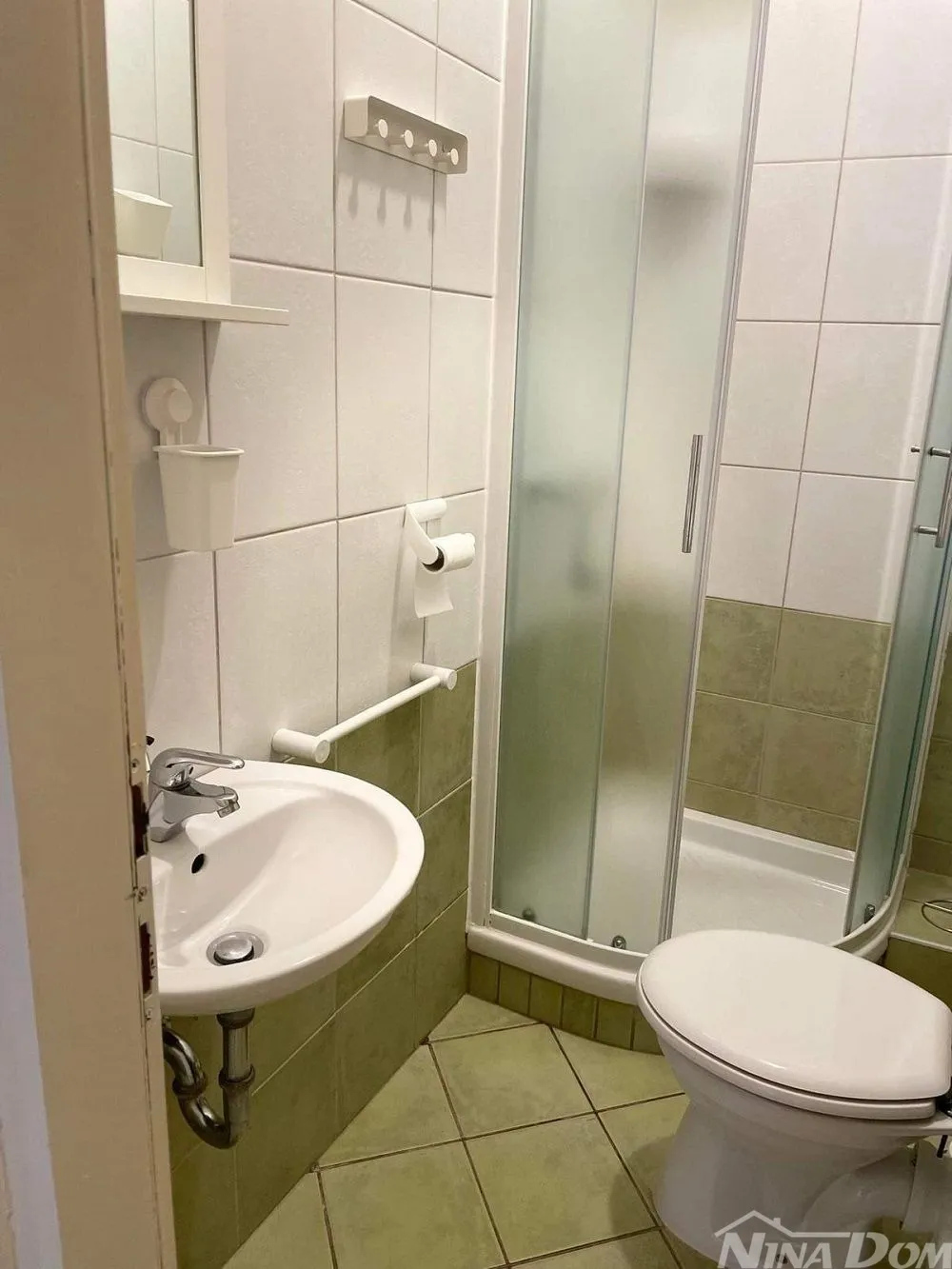apartmanska kuća s 4 apartmana i građevinskom parcelom 60 met.do mora. - slika 18