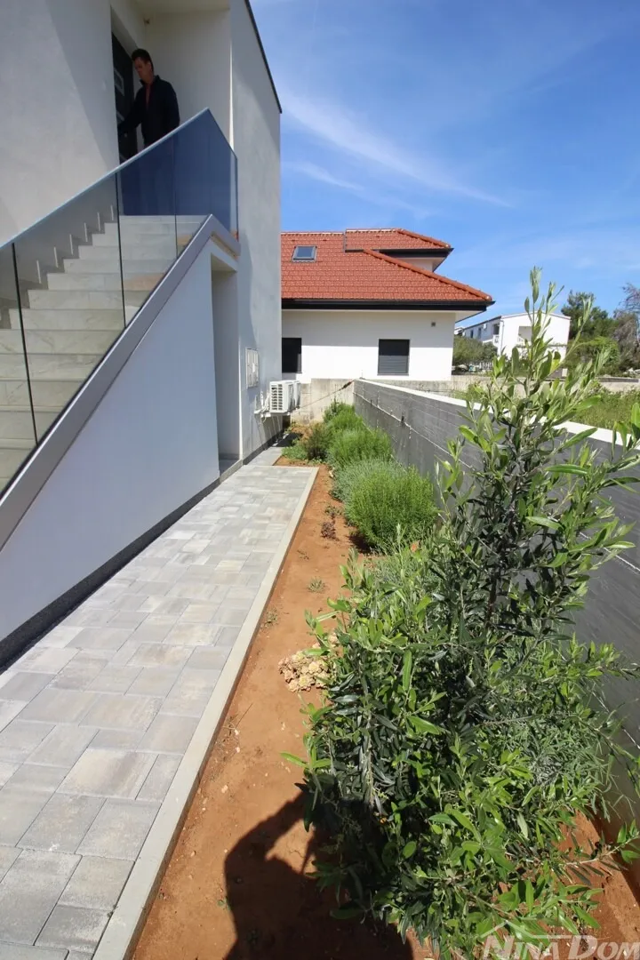 novogradnja,južna strana,prizemlje - slika 2