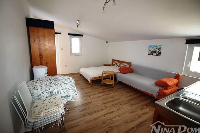 samostojeća lijepo uređena nekretnina - slika 15