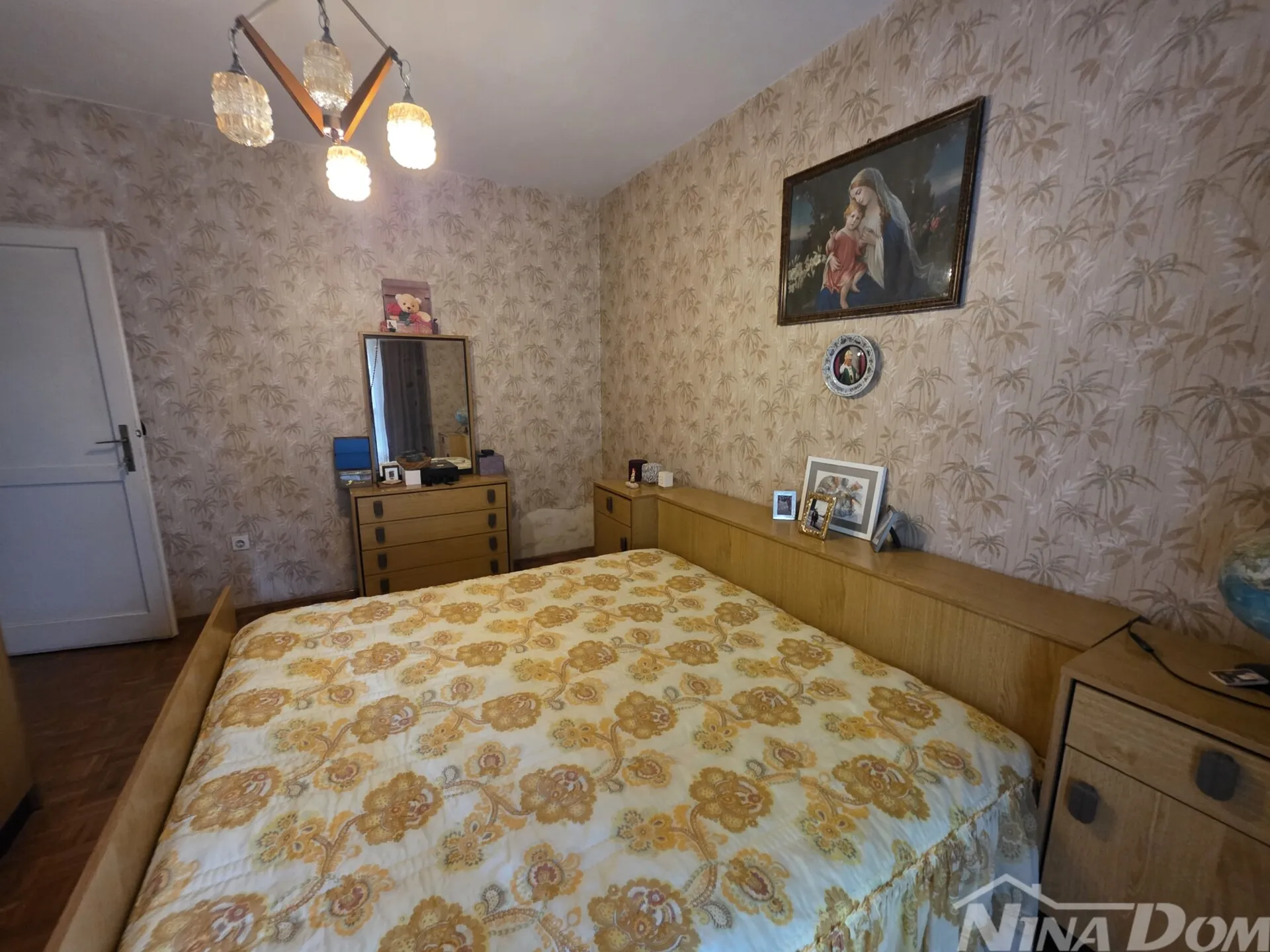 dvosoban stan u srcu zadra – savršena lokacija! - slika 9