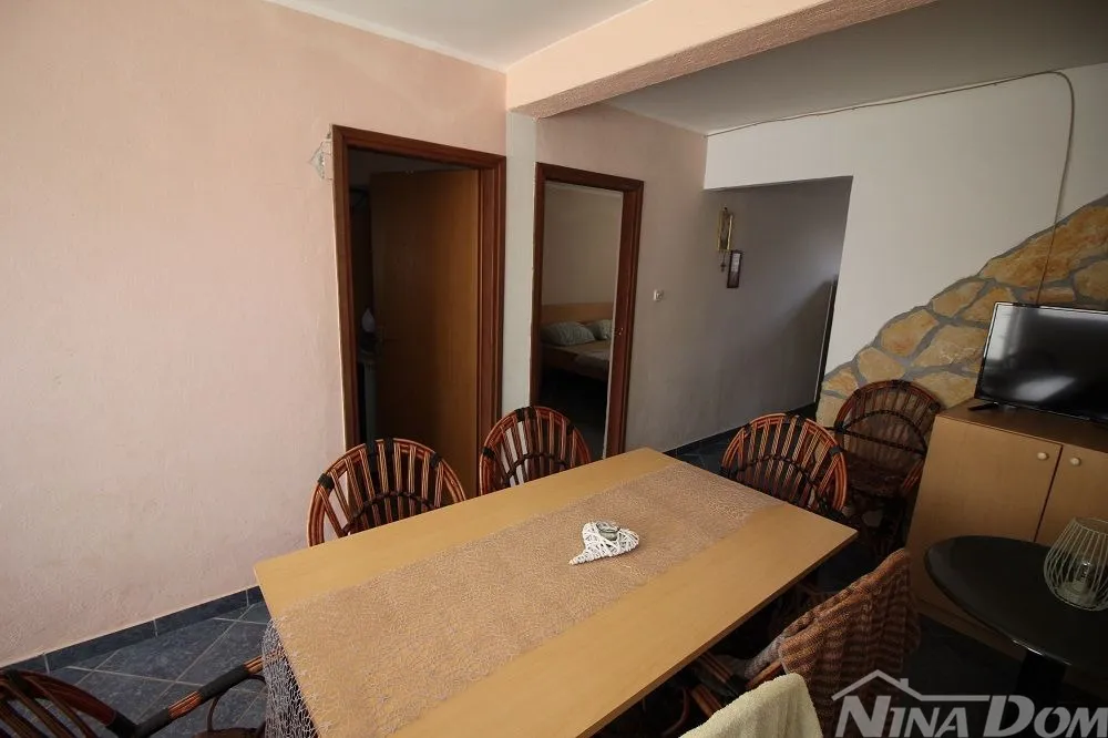 apartman prizemlje s velikom terasom - slika 10