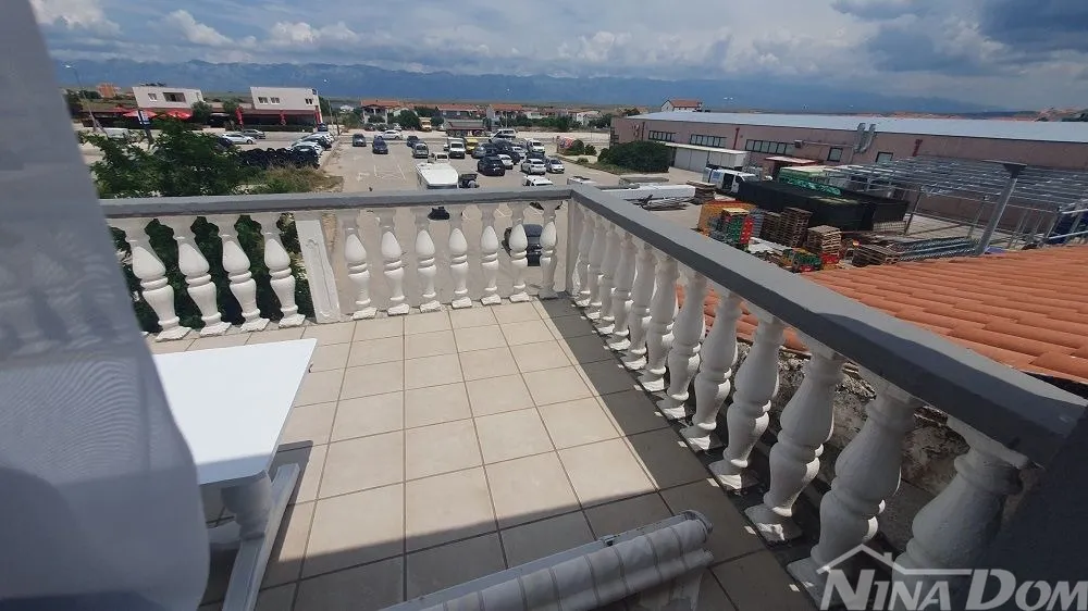 nekretnina idealna za turizam, svaki apartman svoj poseban ulaz. - slika 10