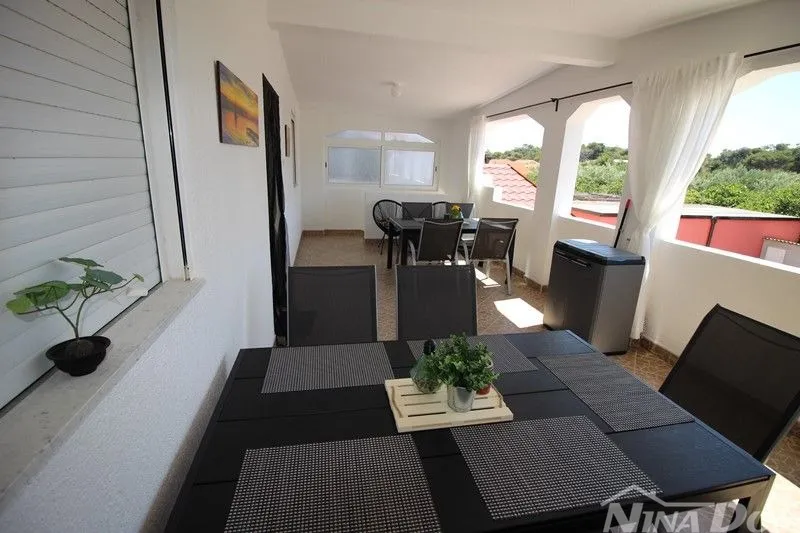 kuća vir dvojnica s tri apartmana - slika 2