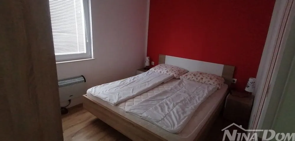 prizemlje kuće s dijelom dvorišta, južna strana 400 met. do mora - slika 11