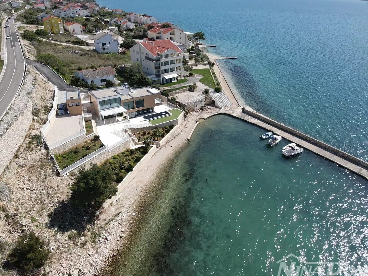 prvi red dizajnerska vila - slika 51