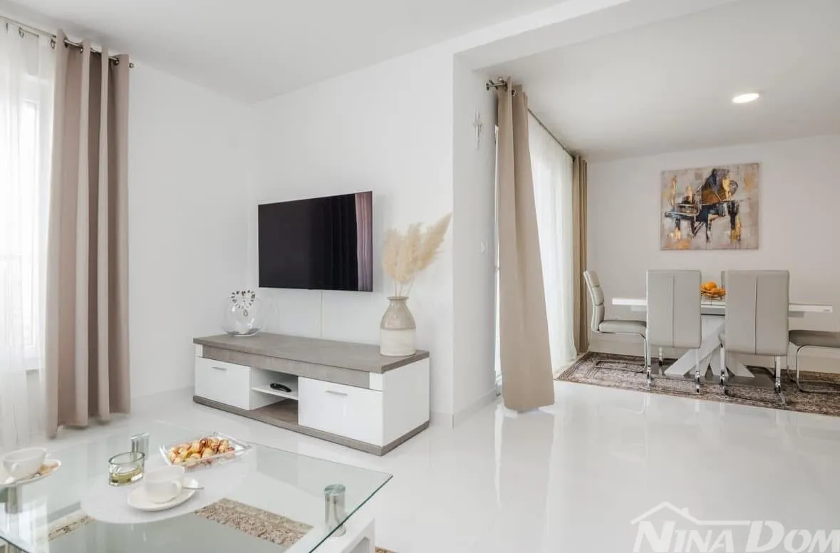 apartmanska kuća s tri stambene jedinice, kompletno opremljene. - slika 9
