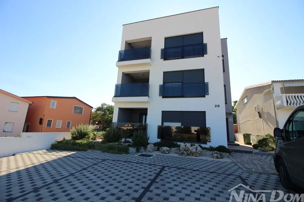 apartmanska kuća 150 metara do mora - slika 28