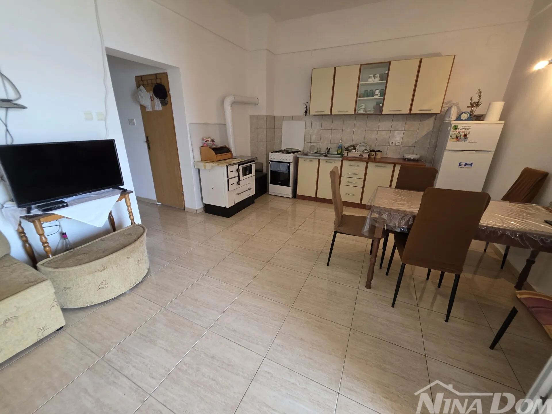 kuća u prvom redu do mora – otvoreni pogled, 8 soba! - slika 9