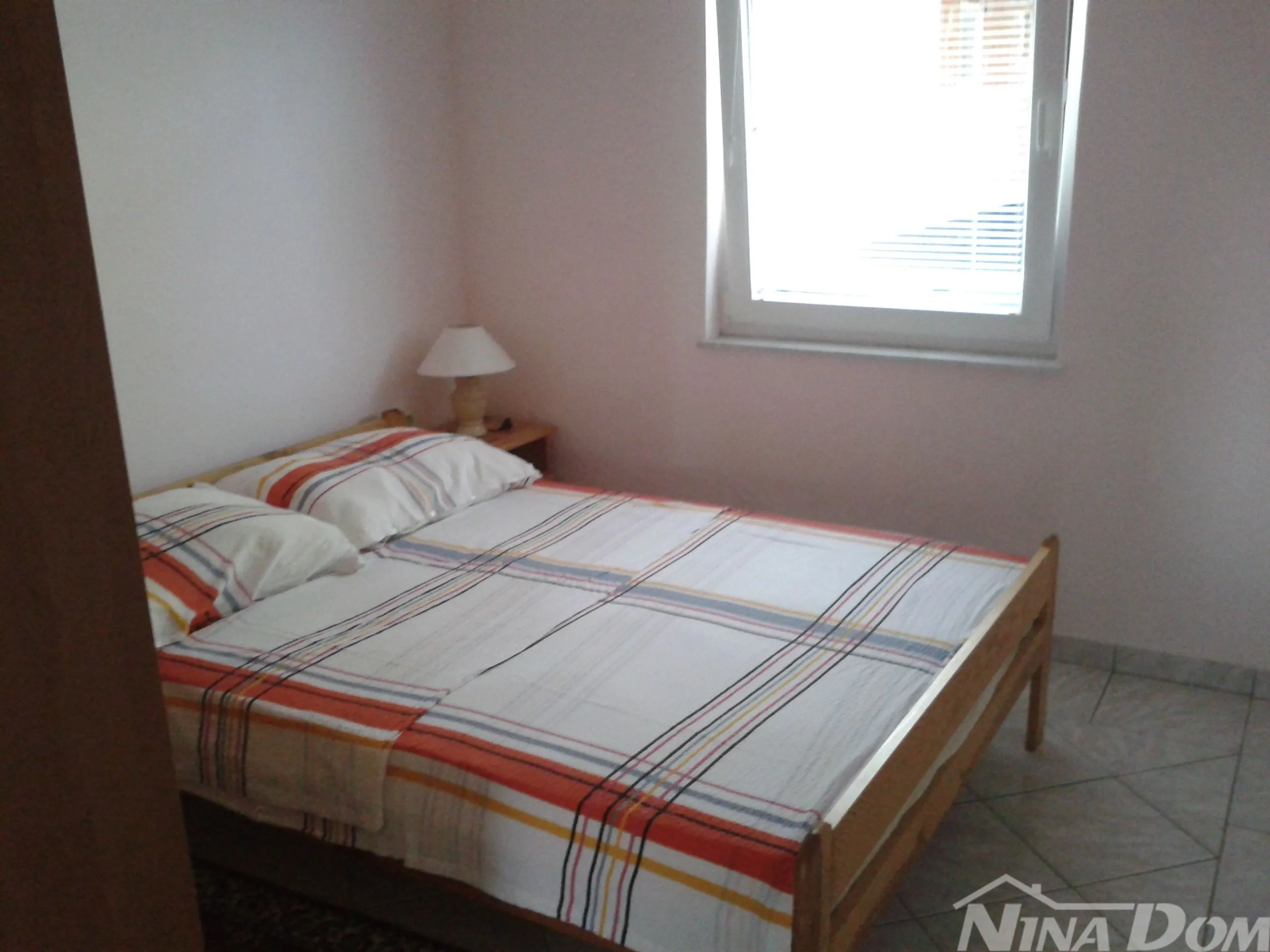 apartmanska kuća 50 metara do mora. - slika 13