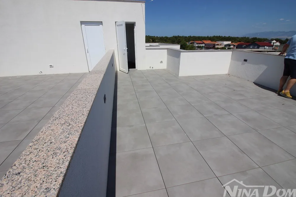 novogradnja s pogledom na more – 76 m² u srcu vira! - slika 12