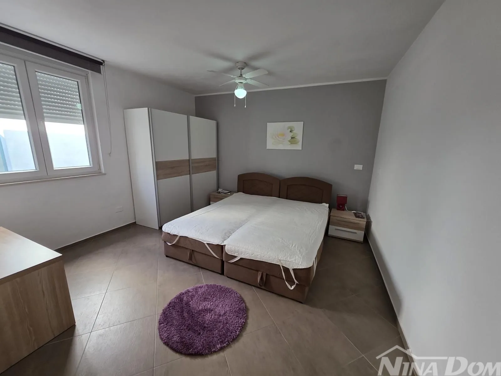 brodarica luksuzna kuća sa dva odvojena stana i pomoćnim objektom - slika 25